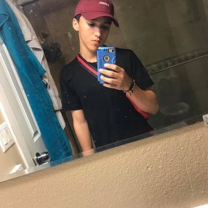 Meet your Posher, Luis